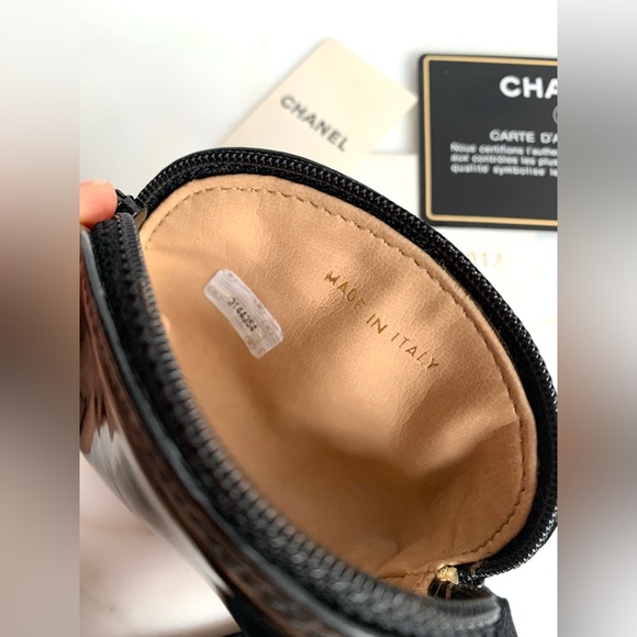 CHANEL 1995 PATENT LEATHER LOGO POUCH PURSE BAG BLACK GOLD TONE ZIPPER NEW TAGS - Picture 9 of 13